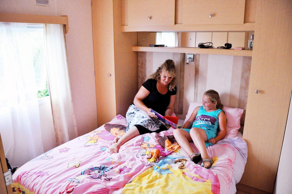 Oostappen Vakantiepark Riviera Beach Biddinghuizen Room photo