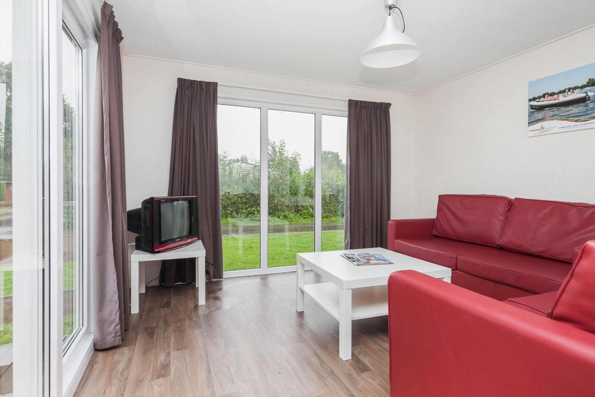 Oostappen Vakantiepark Riviera Beach Biddinghuizen Exterior photo